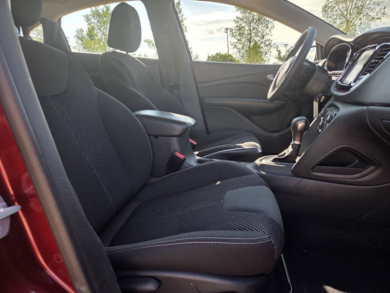 Used 2015 Dodge Dart SXT FWD image 9