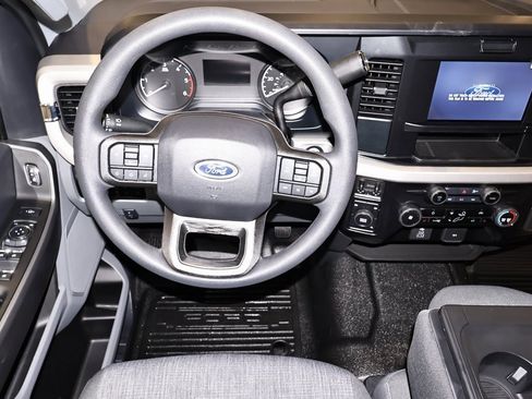 New 2026 Ford F550 4x4 Supercab Super Duty w/ XLT Value Package image 15