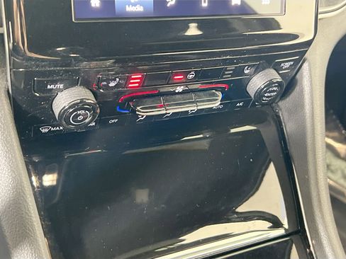 Used 2023 Jeep Grand Cherokee Altitude image 15