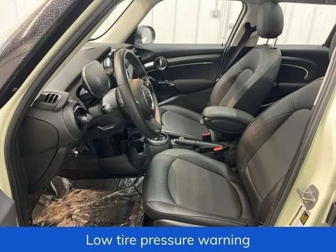 Used 2022 MINI Cooper 4-Door Hardtop image 11