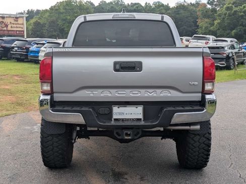 Used 2021 Toyota Tacoma SR5 RWD image 5