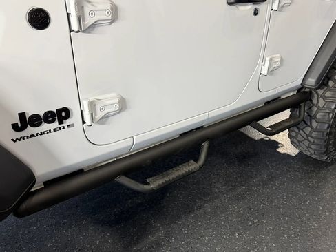 Used 2025 Jeep Wrangler Unlimited Rubicon image 8