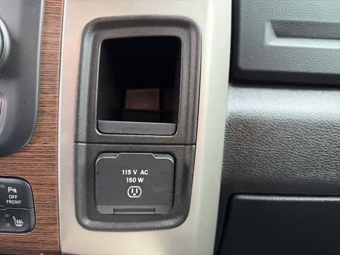 Used 2017 RAM 1500 Laramie w/ Convenience Group image 43