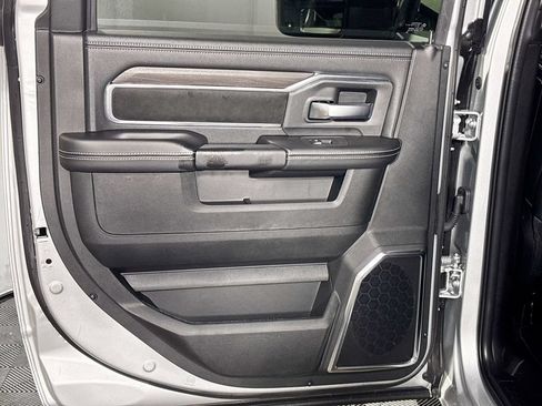 New 2026 RAM 2500 Laramie AWD/4WD image 19