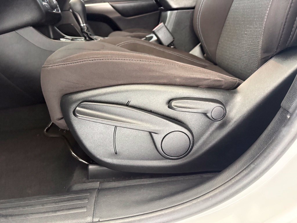 Used 2020 Jeep Cherokee Latitude FWD image 26