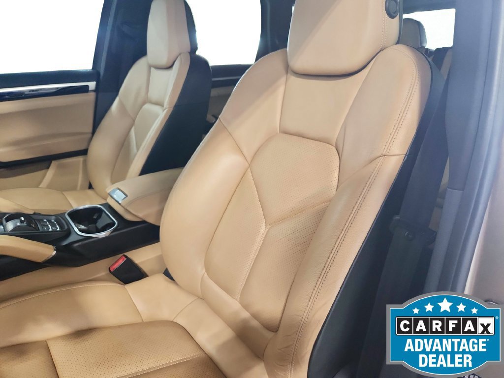 Used 2016 Porsche Cayenne AWD/4WD image 16