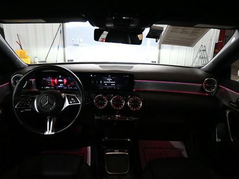 Used 2025 Mercedes-Benz CLA 250 image 9