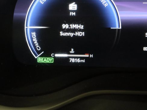 Used 2025 Toyota Sienna XLE Woodland Edition image 44