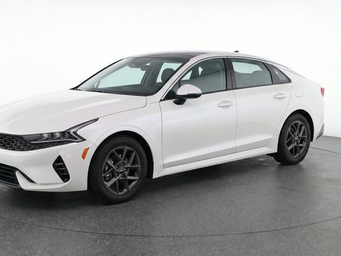 Used 2025 Kia K5 LXS image 3