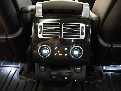 Used 2019 Land Rover Range Rover Supercharged AWD/4WD image 32