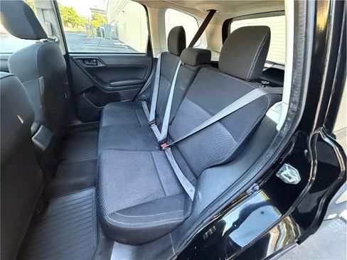 Used 2017 Subaru Forester 2.5i Premium AWD/4WD image 23