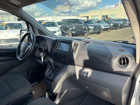 Used 2021 Nissan NV200 S image 29