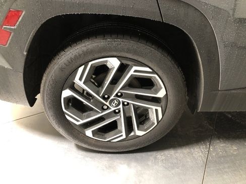 Used 2025 Hyundai Tucson Limited image 10