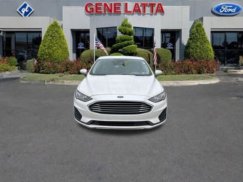 Used 2019 Ford Fusion SE image 2