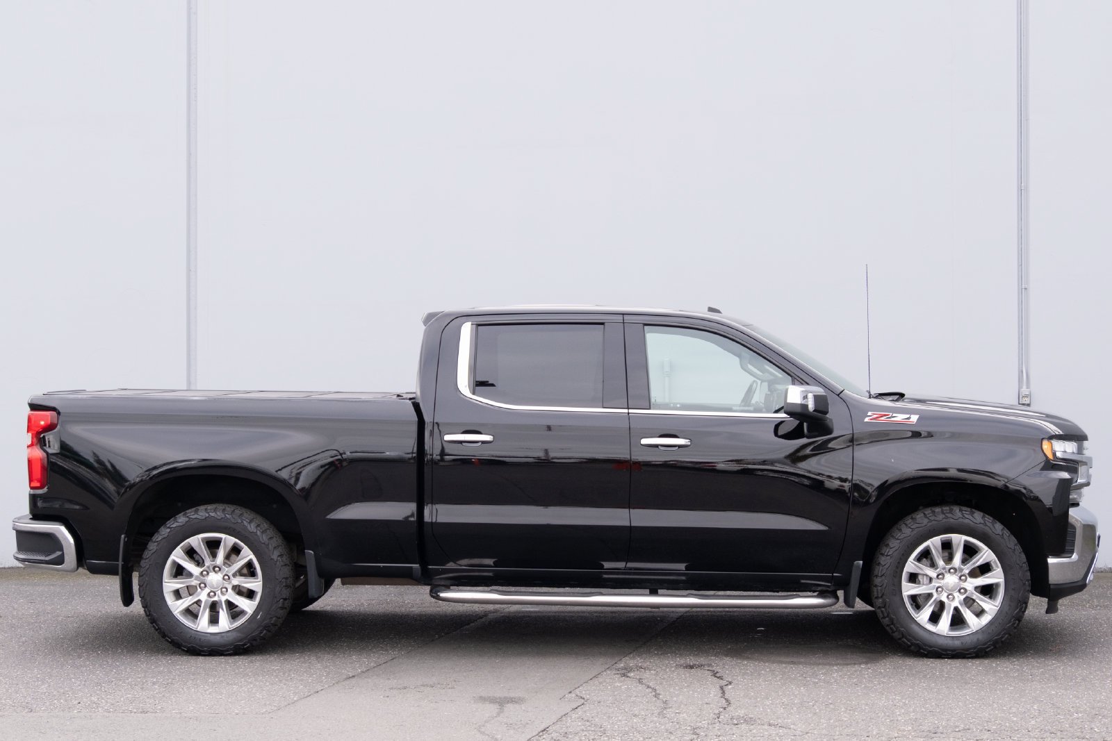 Used 2021 Chevrolet Silverado 1500 LTZ w/ Z71 Off-Road Package AWD/4WD image 29