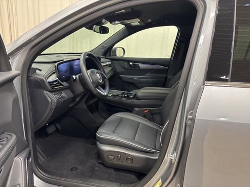 Used 2025 Buick Enclave Preferred image 16