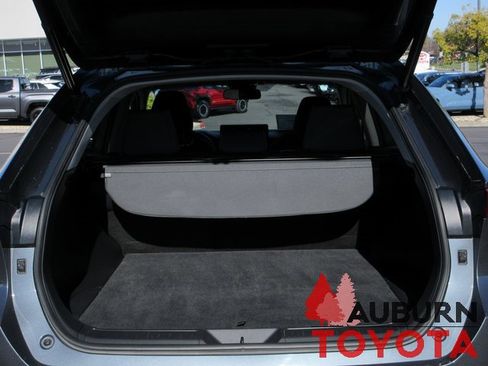 Certified 2021 Toyota Venza LE image 7