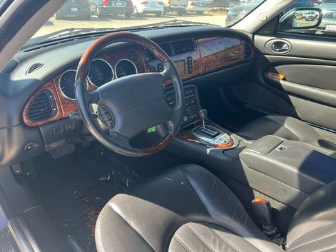 Used 2006 Jaguar XK8 Coupe RWD image 15