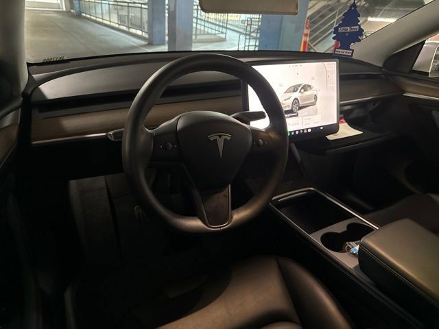Used 2024 Tesla Model Y Long Range RWD image 7