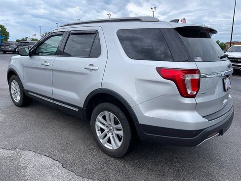 Used 2019 Ford Explorer XLT AWD/4WD image 4