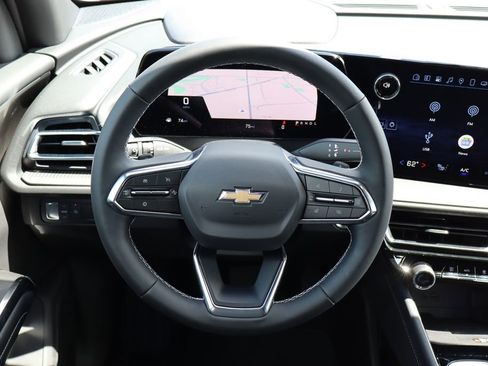 New 2025 Chevrolet Traverse LT w/ Sun and Wheel Package image 16