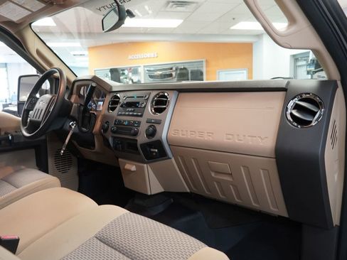 Used 2013 Ford F350 XLT w/ XLT Premium Pkg AWD/4WD image 33