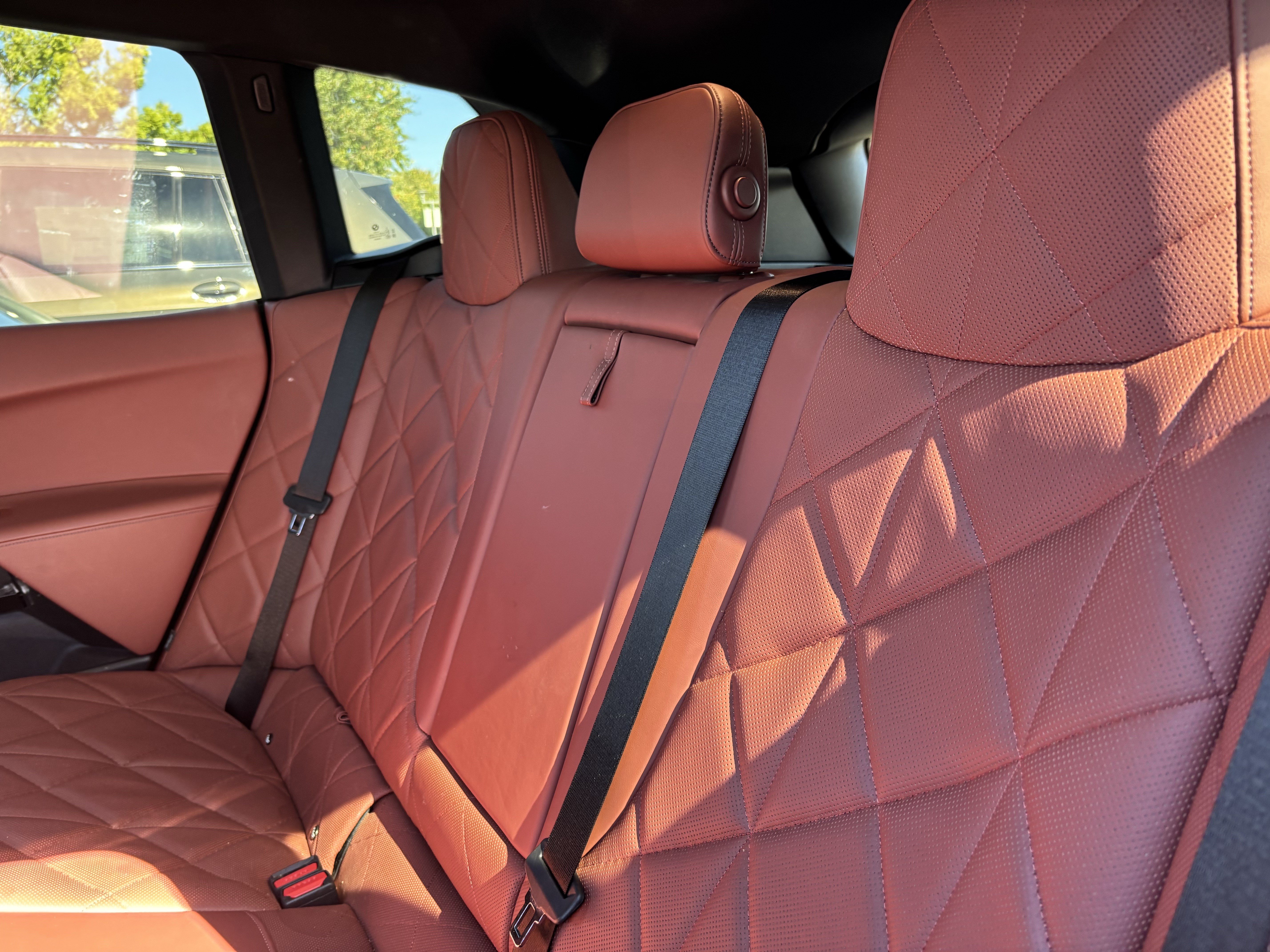 Used 2024 BMW iX xDrive50 w/ Premium Package AWD/4WD image 33