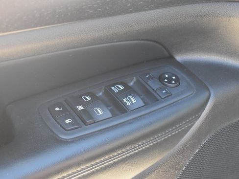 Used 2018 Jeep Grand Cherokee Altitude image 12