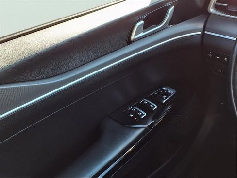 Used 2023 Kia K5 GT-Line image 11