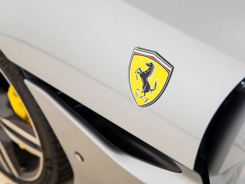 Certified 2019 Ferrari Portofino RWD image 34
