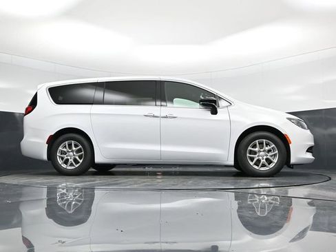 New 2026 Chrysler Voyager LX FWD image 65