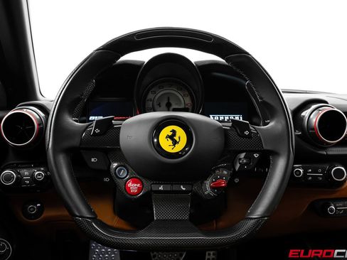 Used 2020 Ferrari 812 Superfast RWD image 33