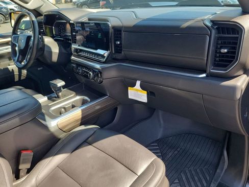 Used 2024 Chevrolet Silverado 1500 LT Trail Boss w/ LT Trail Boss Premium Package image 28