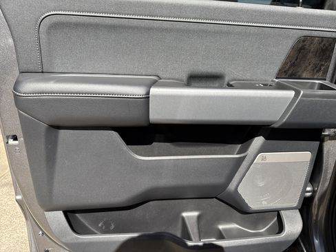 Used 2024 Ford F250 Lariat w/ Chrome Package image 20