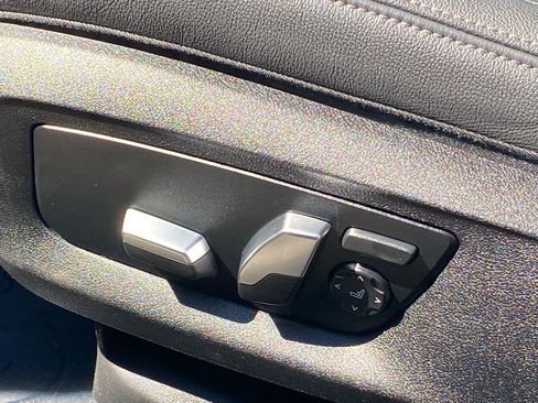 Used 2023 BMW 530e xDrive w/ Premium Package image 12