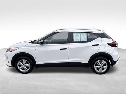 Used 2025 Nissan Kicks Play S FWD image 4