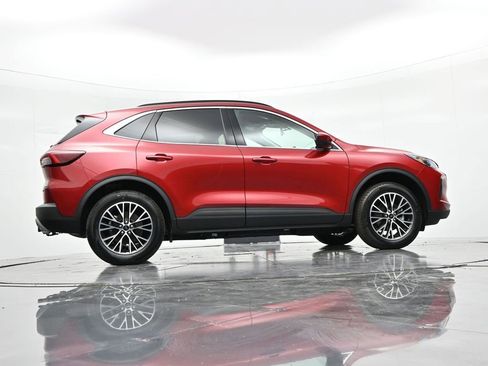 New 2026 Ford Escape SE w/ Class II Trailer Tow Package image 30