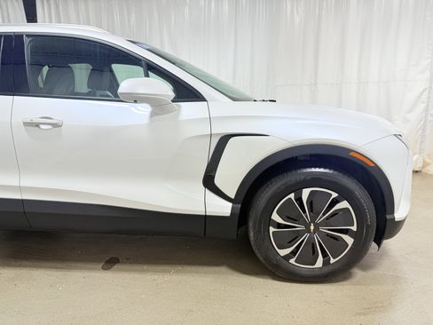 Used 2024 Chevrolet Blazer EV LT image 9