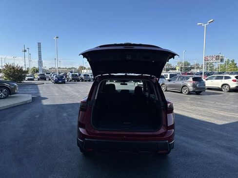 Used 2025 Nissan Rogue S FWD image 19