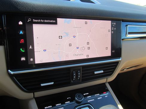 Used 2022 Porsche Cayenne image 14