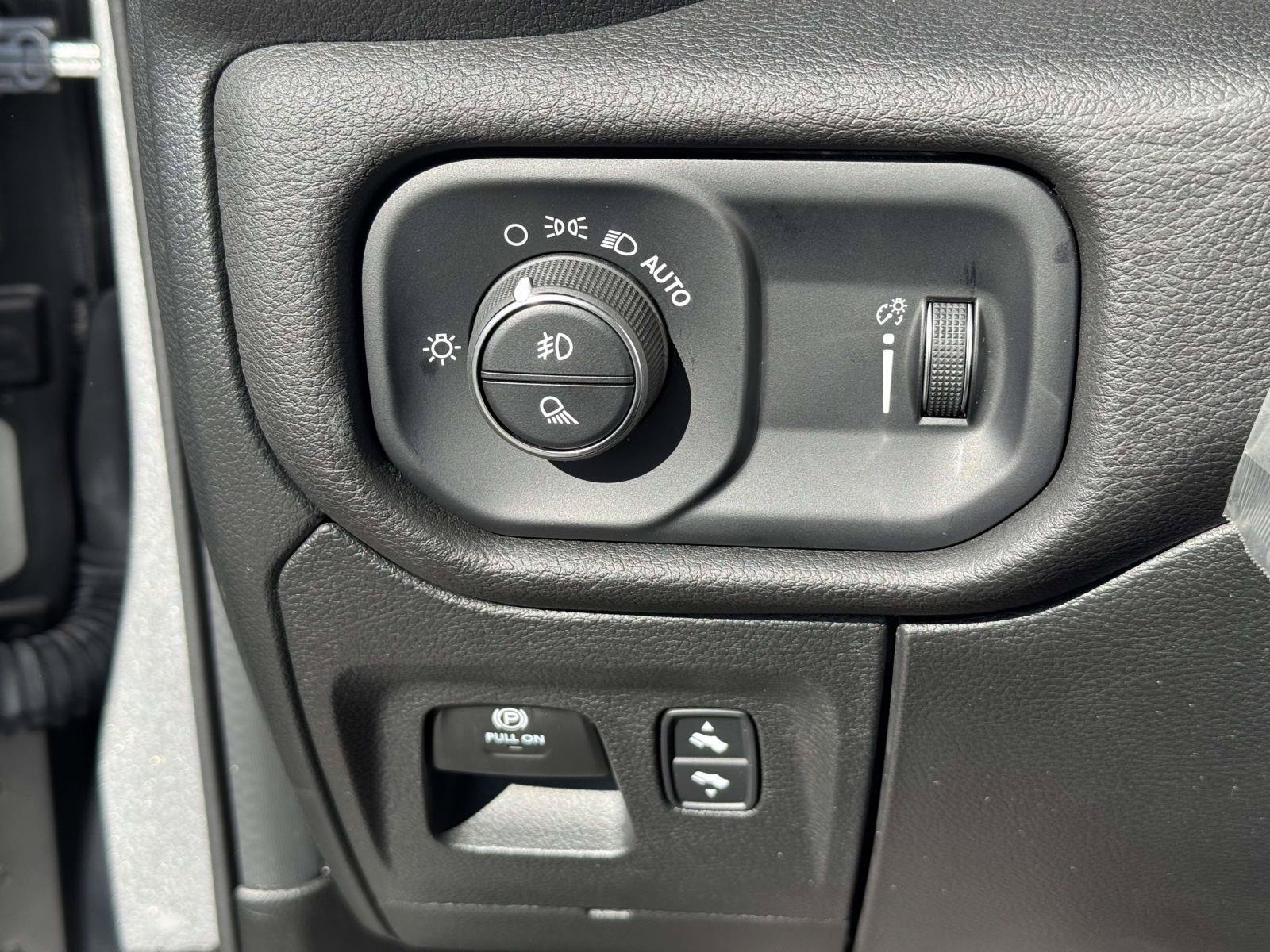 Used 2024 RAM 1500 Big Horn AWD/4WD image 18
