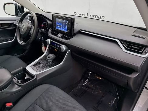 Used 2021 Toyota RAV4 LE image 26