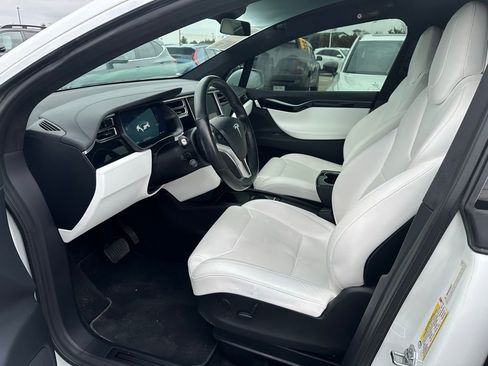 Used 2017 Tesla Model X 90D image 10