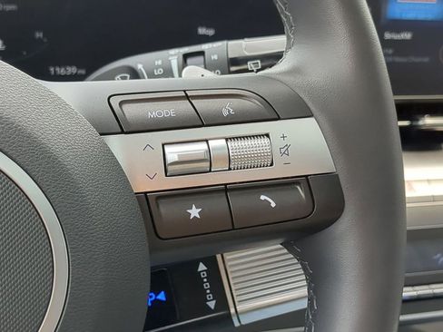 Used 2025 Hyundai Kona Limited image 19