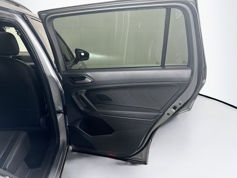 Used 2022 Volkswagen Tiguan SE R-Line FWD image 30