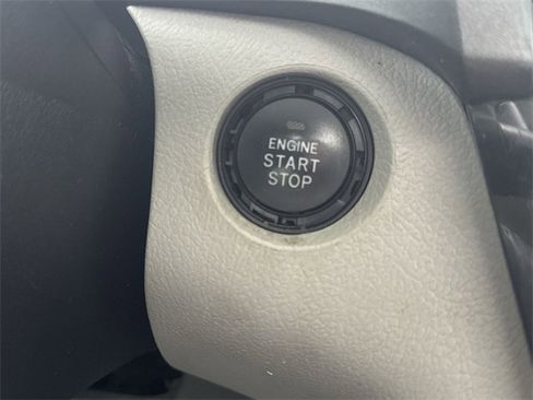 Used 2020 Toyota Sienna XLE image 16