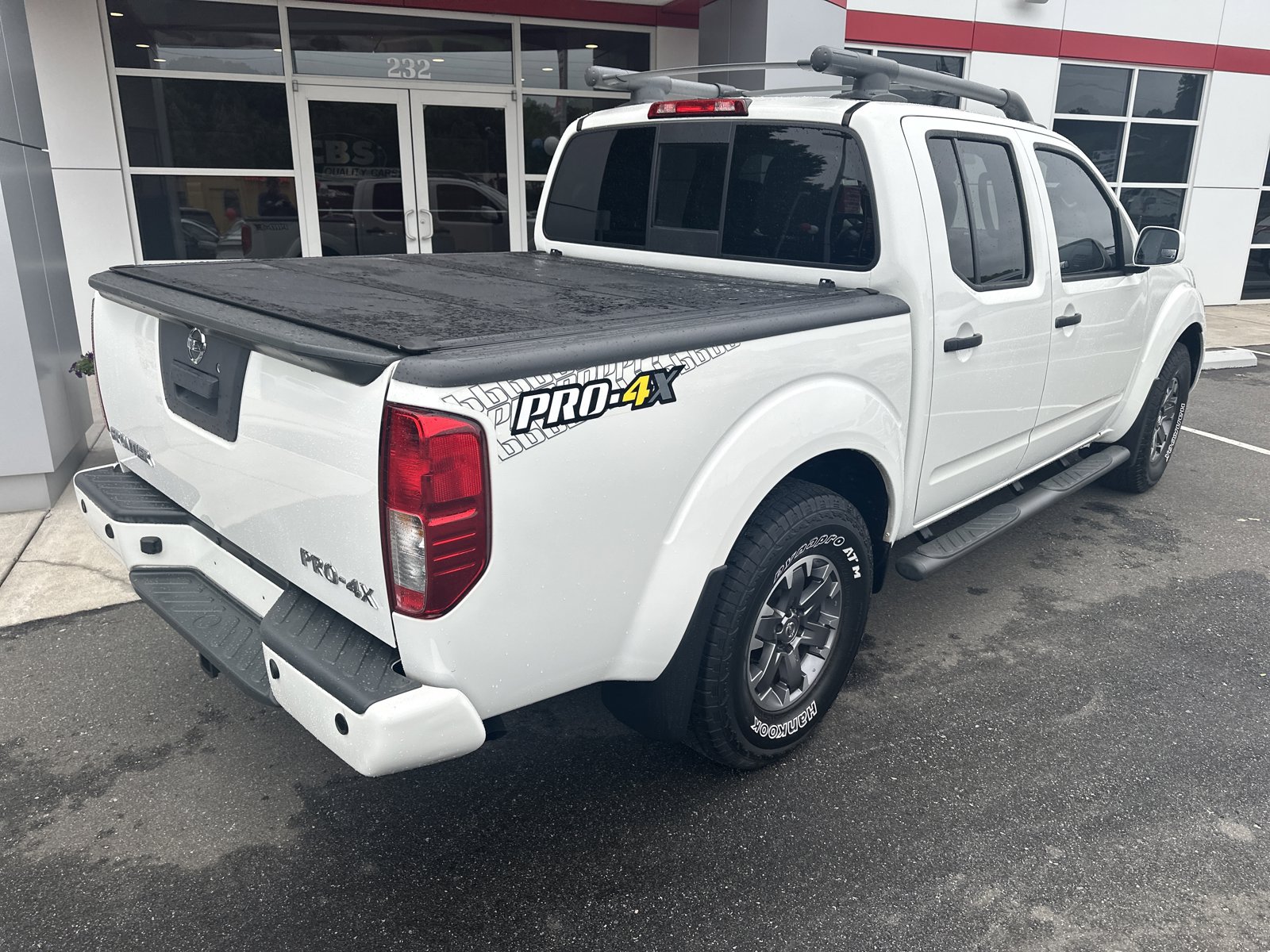 Used 2020 Nissan Frontier PRO-4X w/ Pro-4x Utility Package AWD/4WD image 8