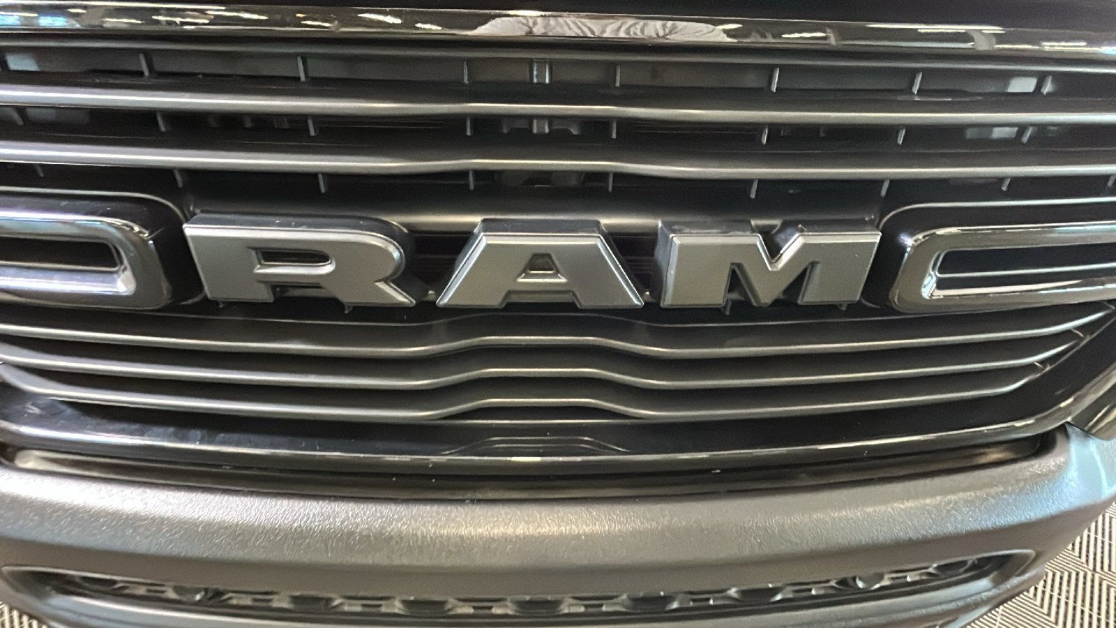 Used 2023 RAM 1500 Laramie AWD/4WD image 10
