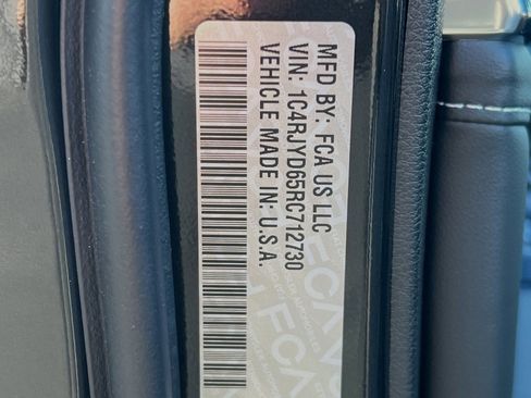 New 2024 Jeep Grand Cherokee Overland w/ Luxury Tech Group IV image 23