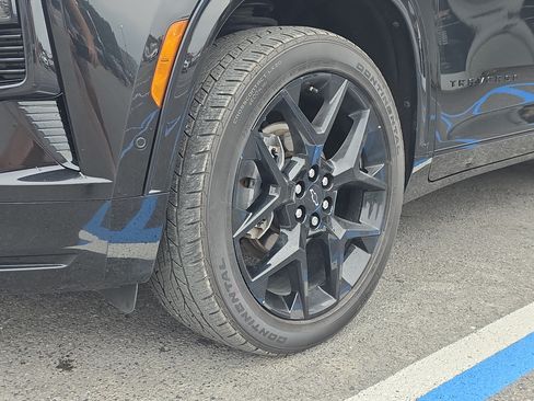 Used 2024 Chevrolet Traverse RS w/ LPO, Floor Liner Package AWD/4WD image 11